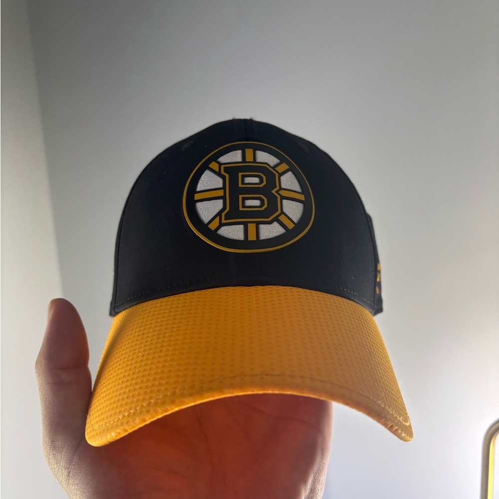 Fanatics Authentic Pro Black and Yellow Cap